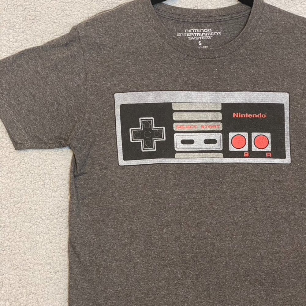 Nintendo Graphic Tee Size Small Gray NES Video Games